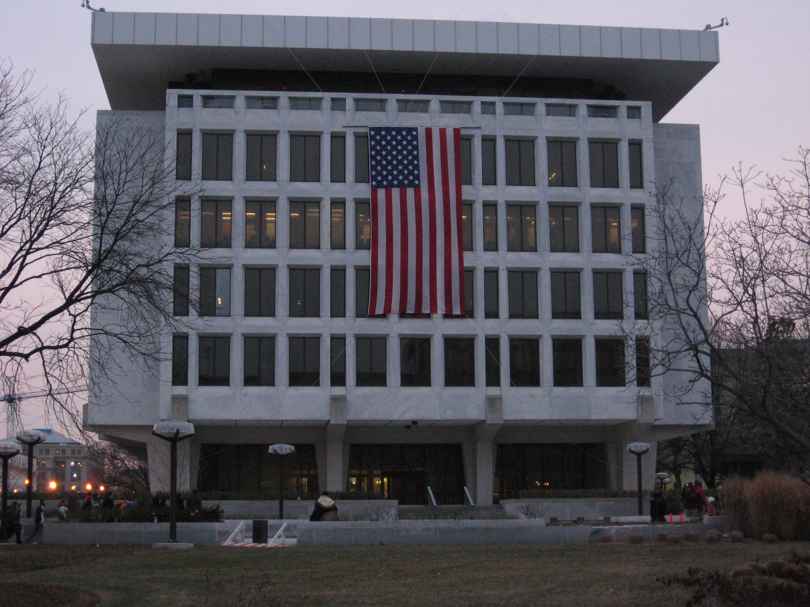 Federal Reserve Annex, Foggy Bottom, Washington D.C. By Ben Turner - originally posted to Flickr as Federal Reserve Annex, CC BY 2.0, https://commons.wikimedia.org/w/index.php?curid=6283050